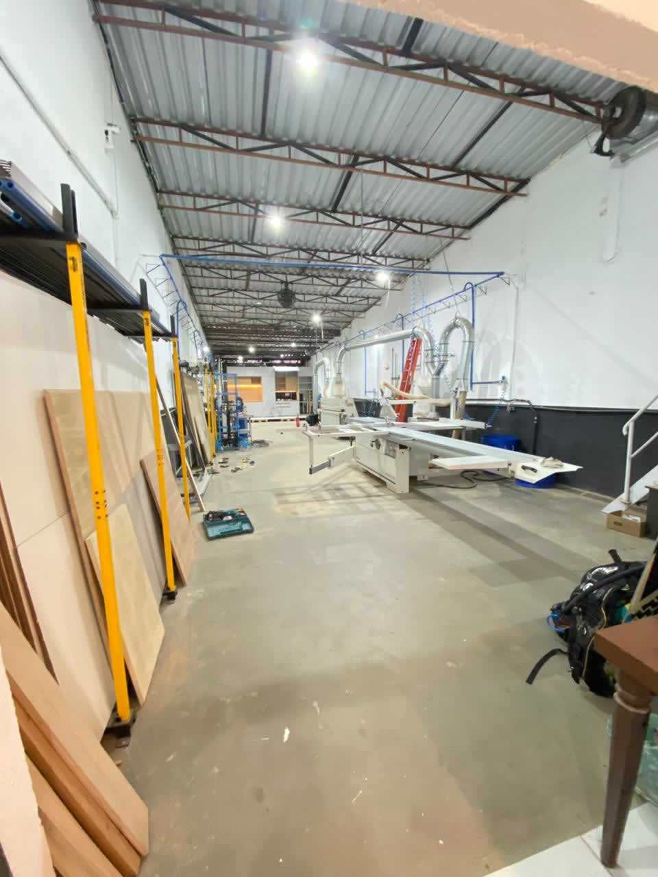 Galpão e produção da Wooder.Full